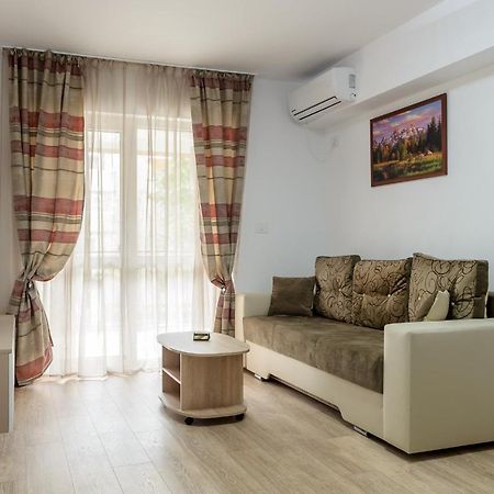 Luxury Apartments Newton By Glam Iasi Exteriör bild