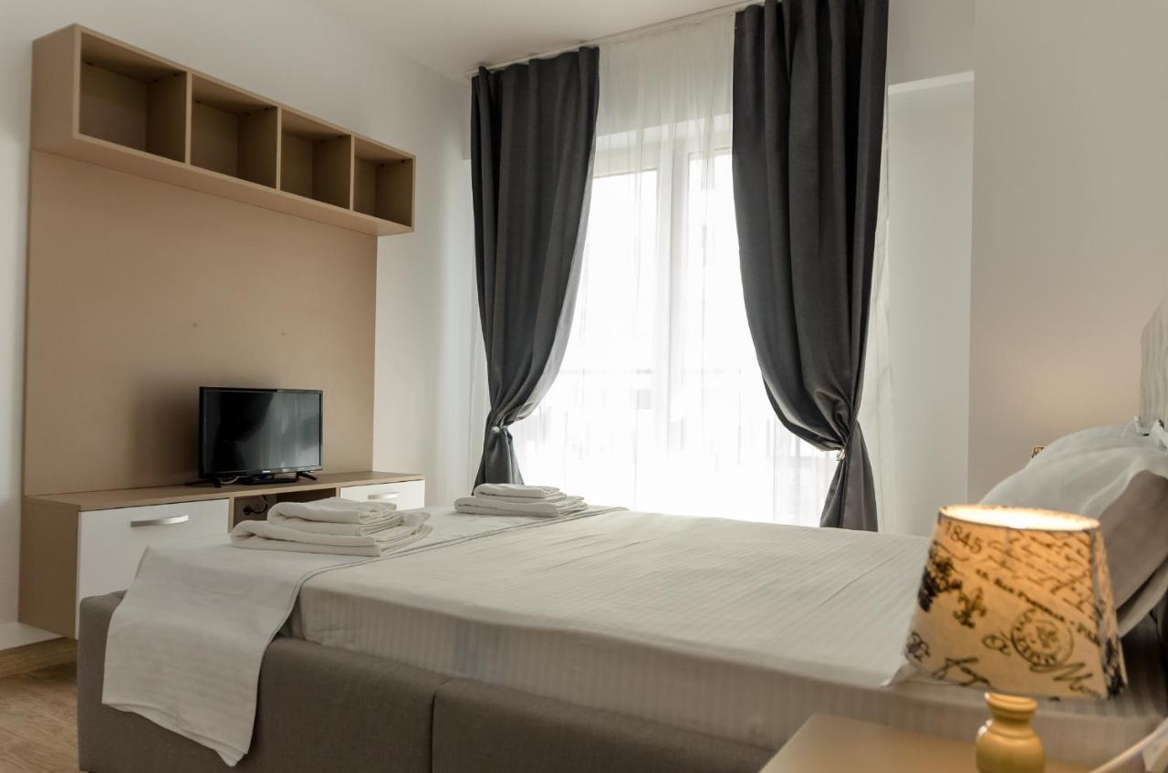 Luxury Apartments Newton By Glam Iasi Exteriör bild