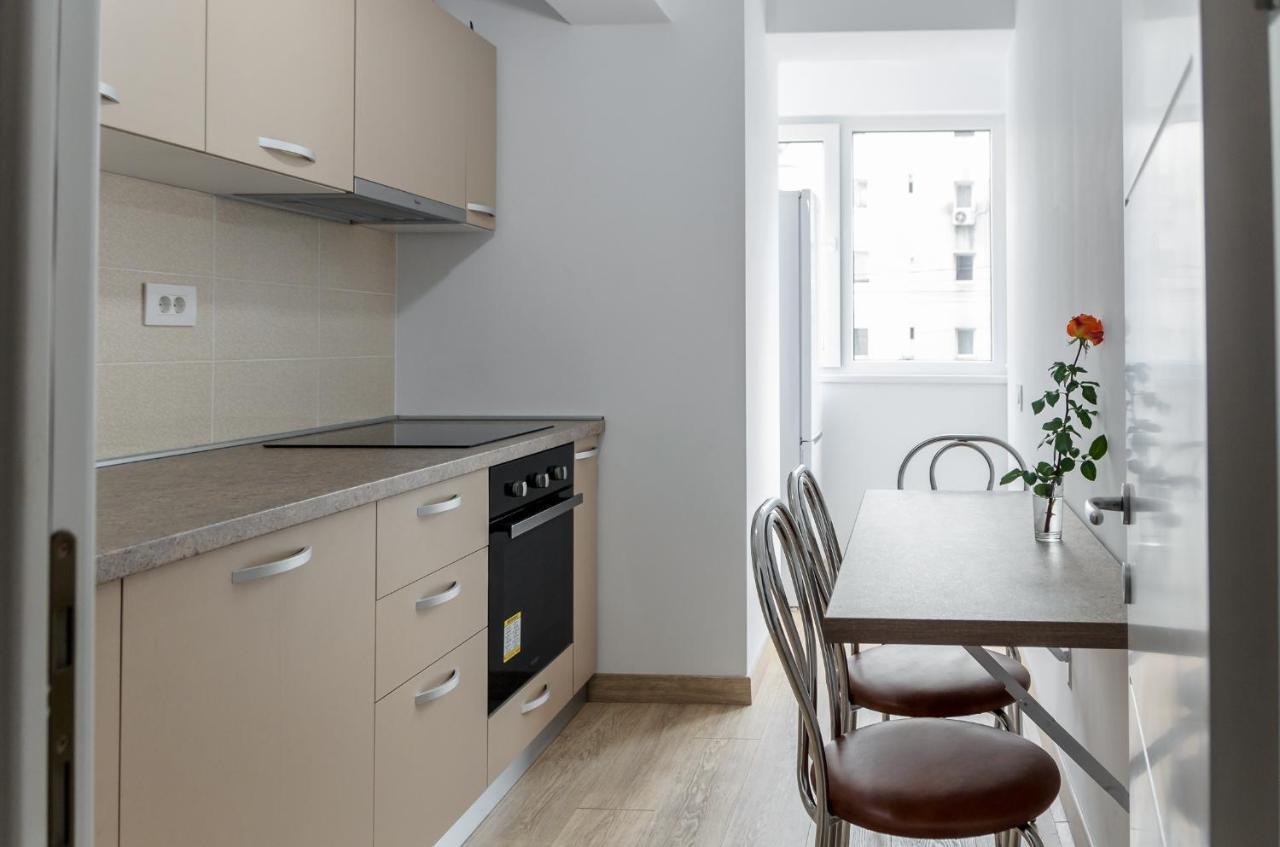 Luxury Apartments Newton By Glam Iasi Exteriör bild