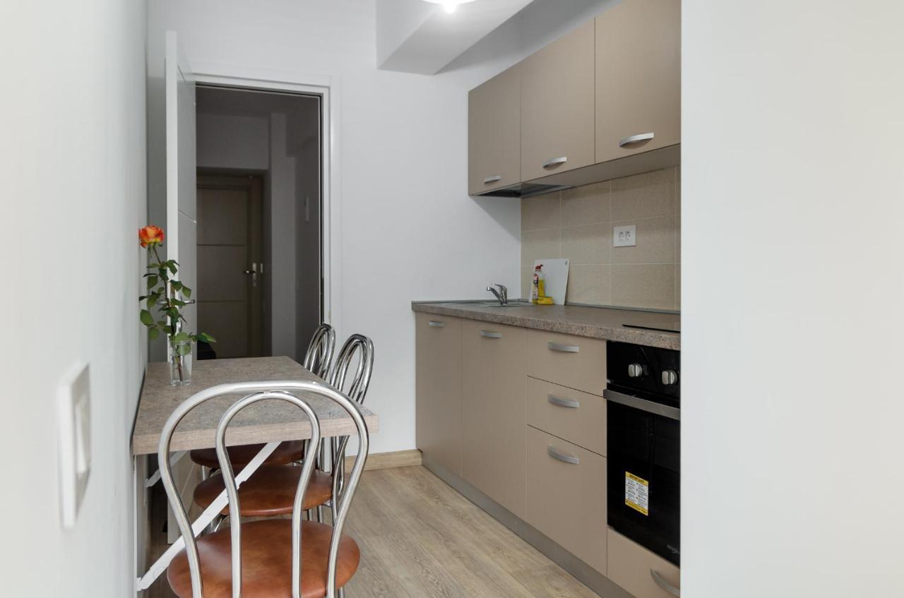 Luxury Apartments Newton By Glam Iasi Exteriör bild