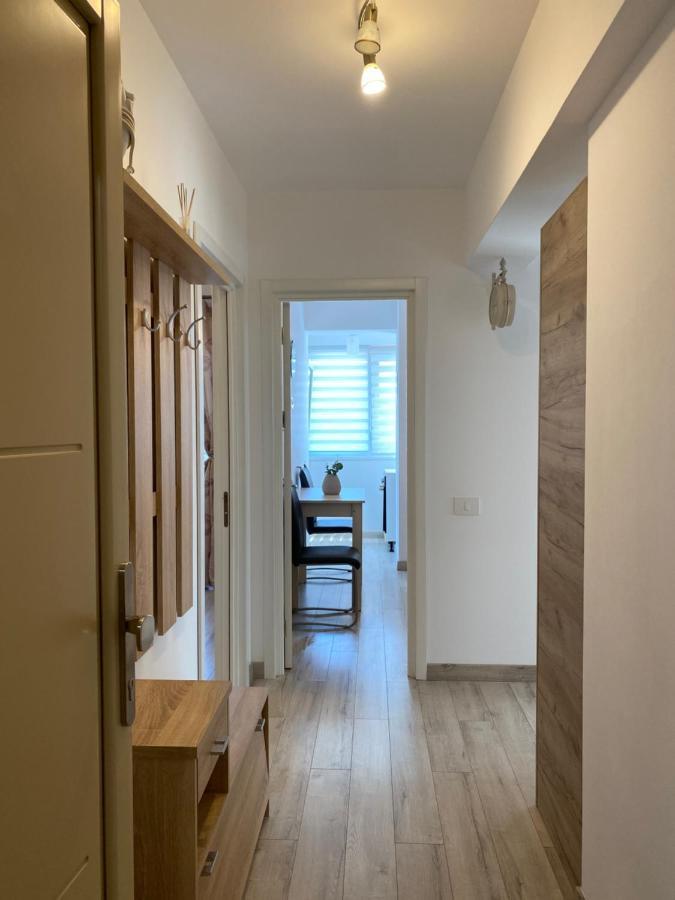 Luxury Apartments Newton By Glam Iasi Exteriör bild